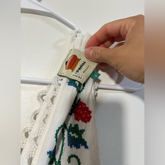 Cross Stitch Toucan Embroidered Dress
Farm Rio - Picture 7 of 11